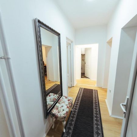 Sunny Apartment ครากูเยวัตส์ ภายนอก รูปภาพ