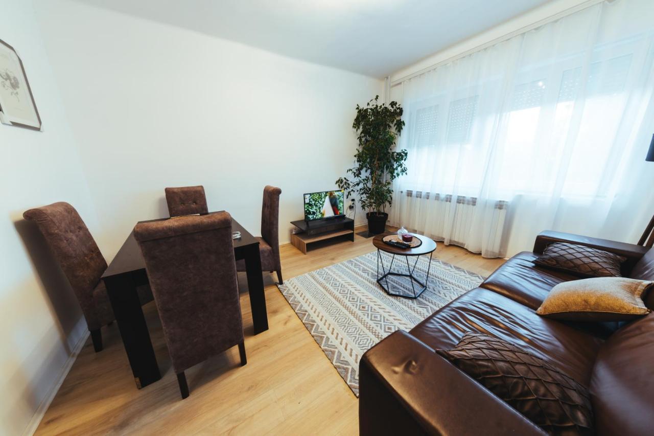 Sunny Apartment ครากูเยวัตส์ ภายนอก รูปภาพ