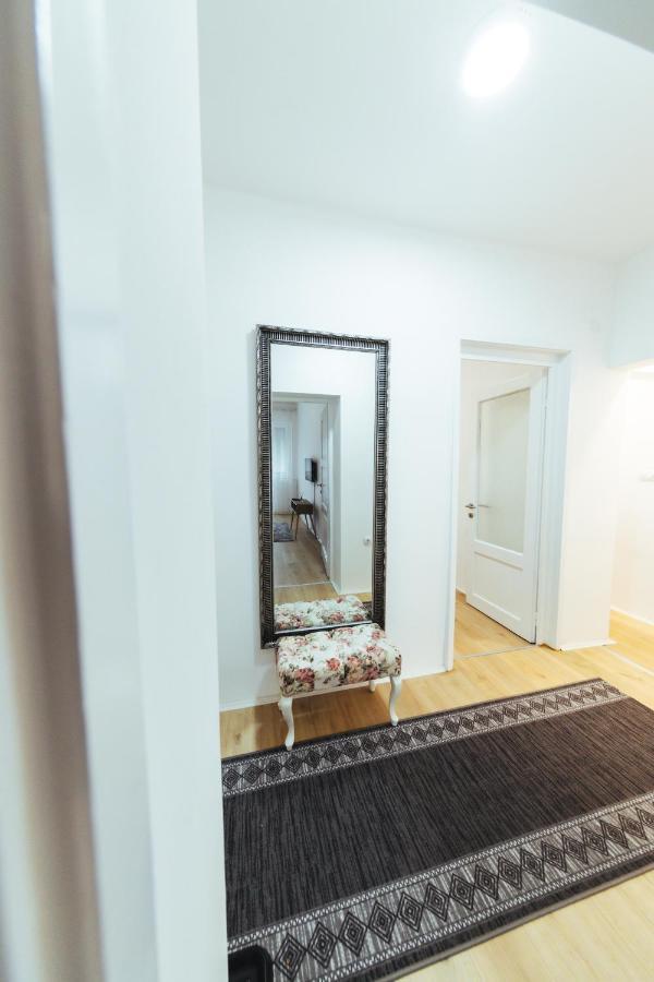 Sunny Apartment ครากูเยวัตส์ ภายนอก รูปภาพ