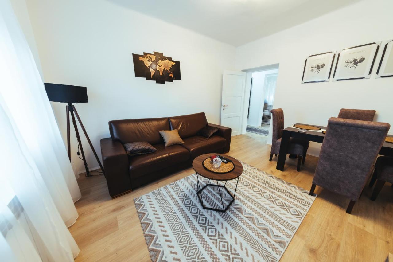 Sunny Apartment ครากูเยวัตส์ ภายนอก รูปภาพ